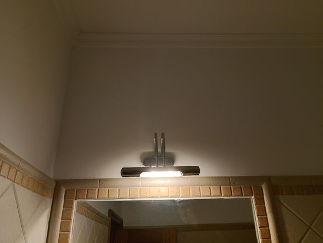 Aplique de pared metálico plateado