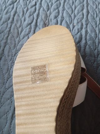 Zuecos blancos mujer