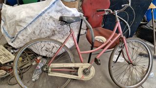 Bicicleta antigua para restaurar