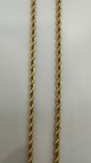 Cadena Salomónica de oro de 18k, 14.29 g, 51 cm.