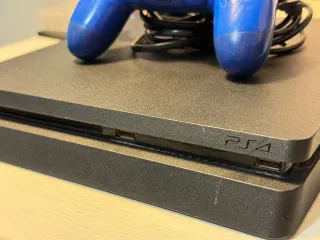 Ps4 Slim + mando original