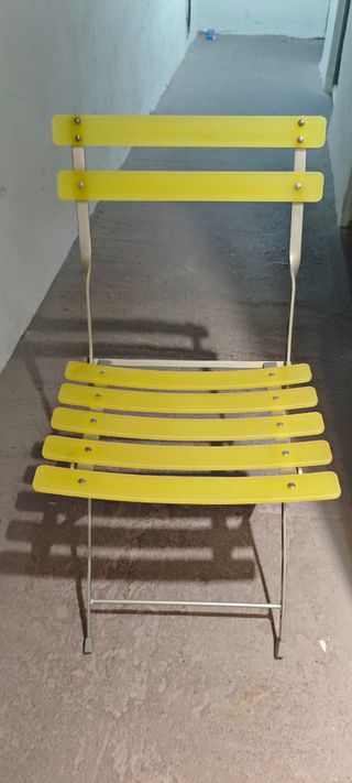 Sillas plegables amarillas