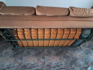 Sofá cama vintage marrón