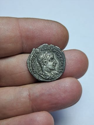 BUEN DENARIO PLATA GORDIANO GRAN RETRATO 2,7g A446