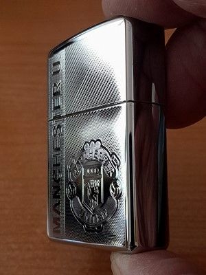 Zippo Manchester Grabado Alto Grado