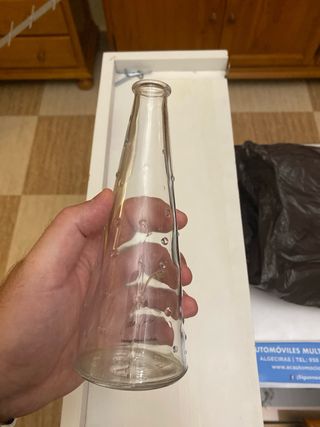 Jarrón de cristal transparente diseño Emma Dafnäs