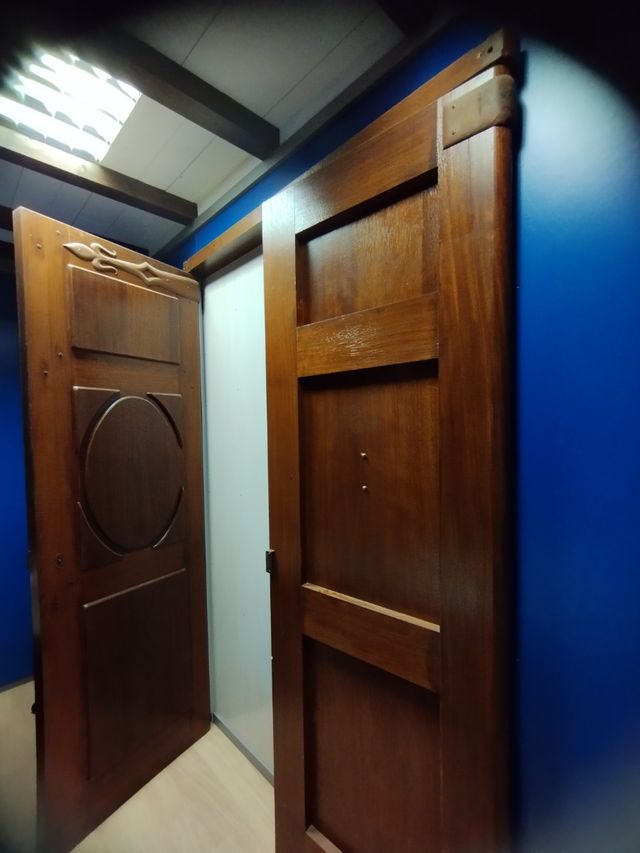 Preciosas puertas de 235 x 80 x 7 cmt