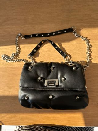 Bolso negro Stradivarius