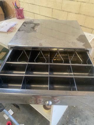 Caja registradora metálica
