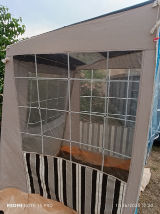Tienda campaña dos habitaciones en buen estado.