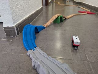 Set completísimo de tren de madera BRIO