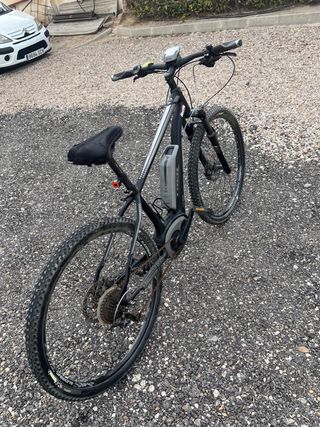 Bicicleta eléctrica TREK con motor BOSH