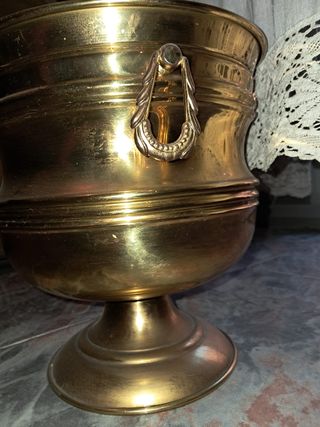 Macetero bronce antiguo