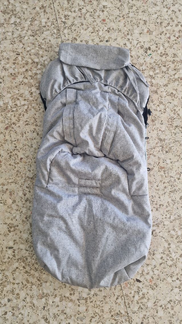 Saco silla universal bebé gris