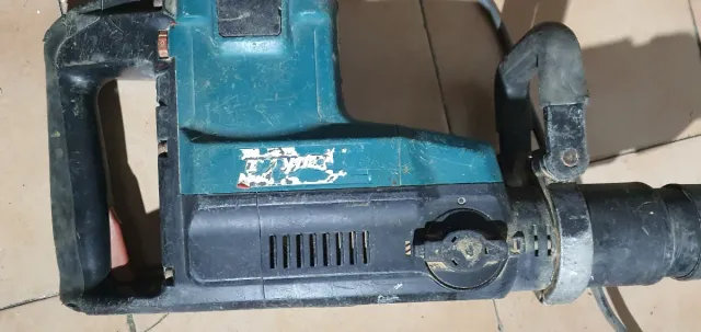 Martillo demoledor Makita HR5001C