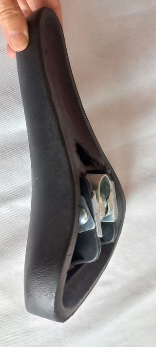 Sillín bicicleta vintage color negro