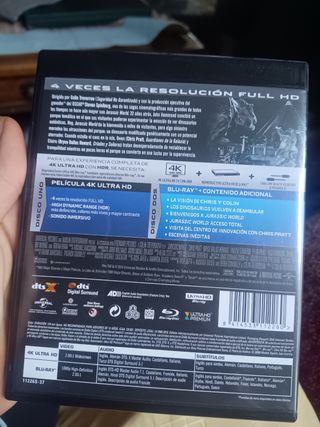 Jurassic World 4K UHD + Blu-ray