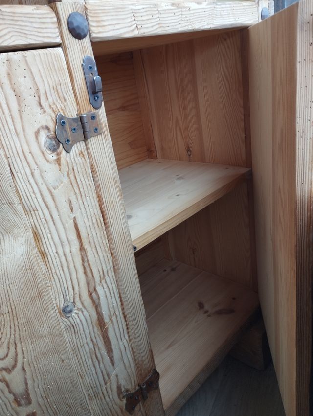 Alacena rústica de madera
