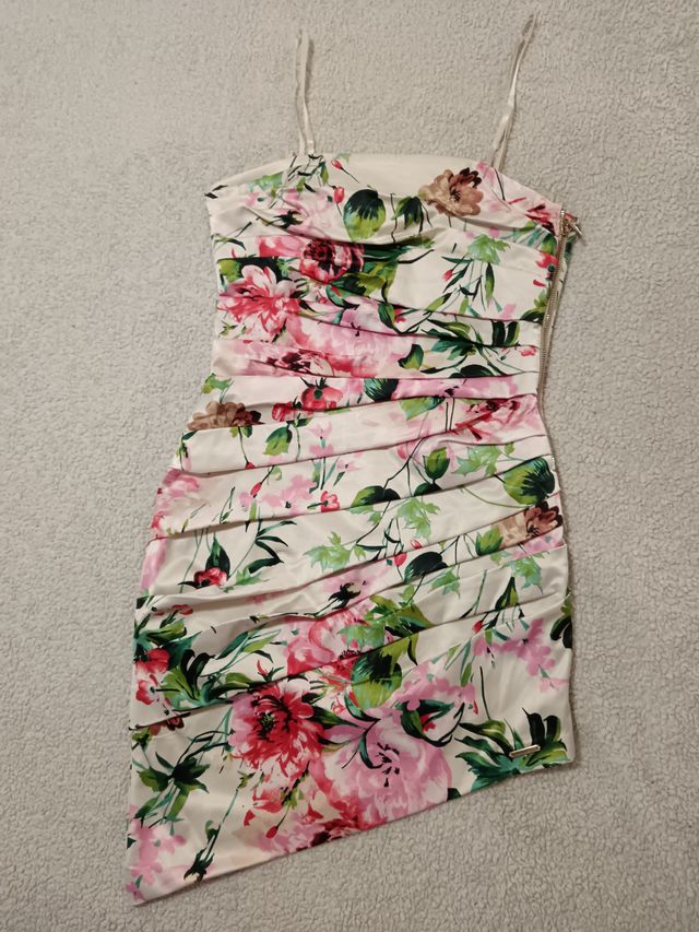 Vestido floral corto talla M