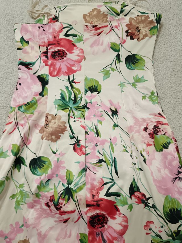 Vestido floral corto talla M