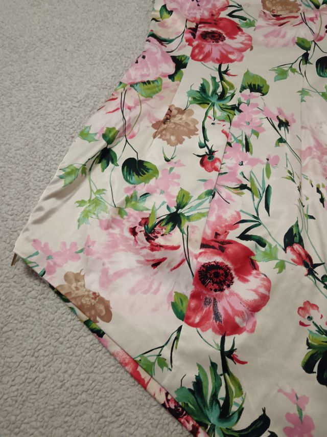 Vestido floral corto talla M