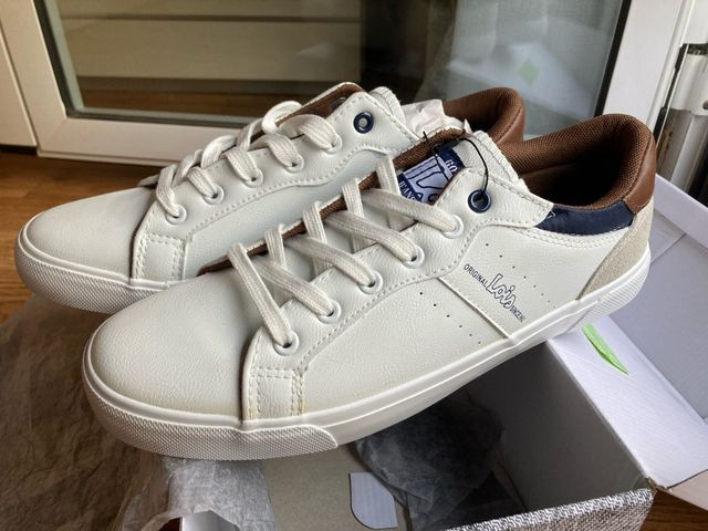 Zapatillas Lois Blancas Talla 42
Nuevas