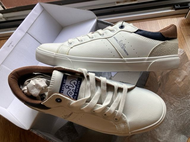 Zapatillas Lois Blancas Talla 42
Nuevas