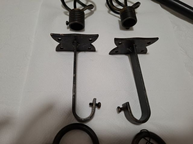 Asta in metallo per tende.