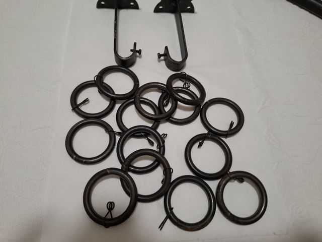 Asta in metallo per tende.