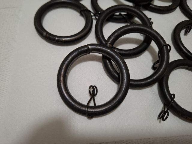 Asta in metallo per tende.