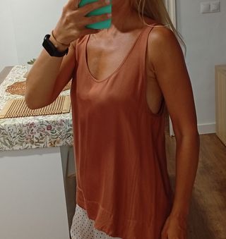 Top de  Mango marrón fluido