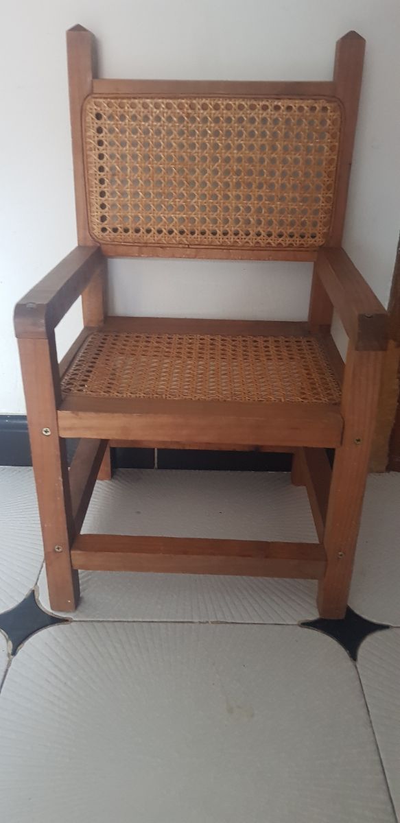 Silla vintage infantil de ratan