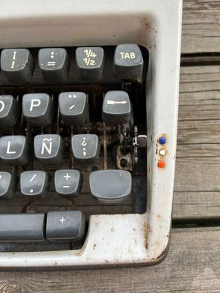 Máquina escribir antigua Olympia