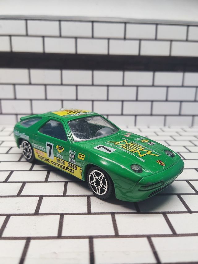 Bburago Porsche 928 S4