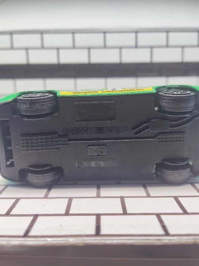 Bburago Porsche 928 S4