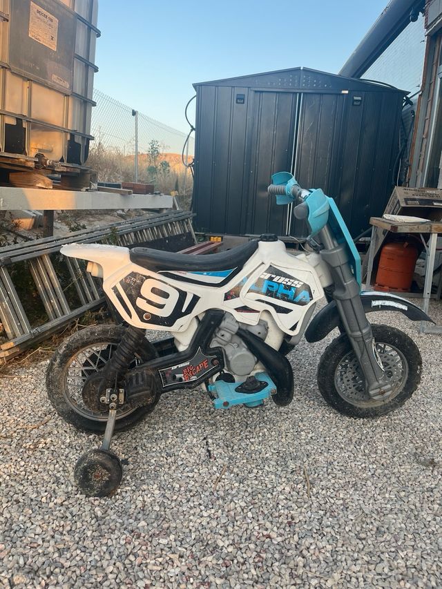 Moto eléctrica infantil