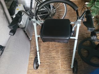 CARRITO ANDADOR CON ASIENTO
