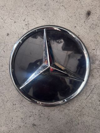 Emblema  parrilla Mercedes