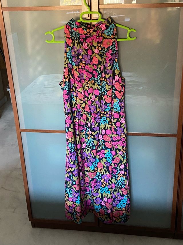 Vestido floral midi multicolor