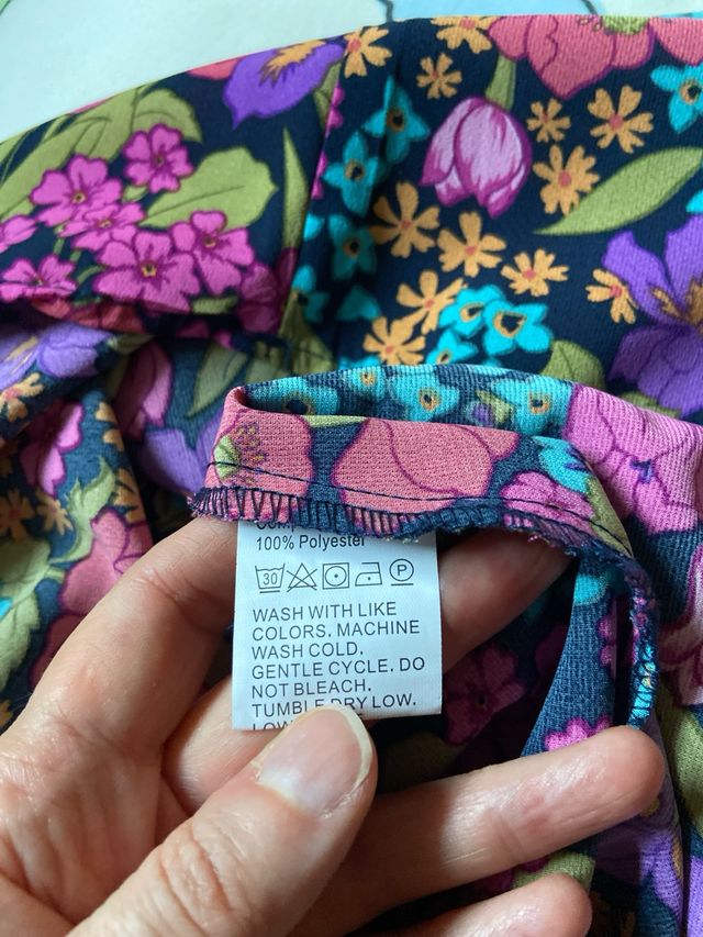 Vestido floral midi multicolor