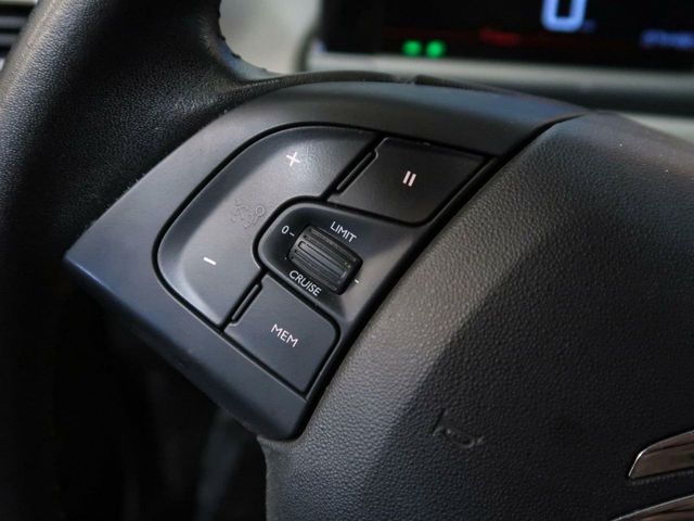 Citroën C4 Cactus BLUEHDI 100 SS SHINE