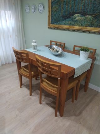 Mesa comedor + 4 sillas