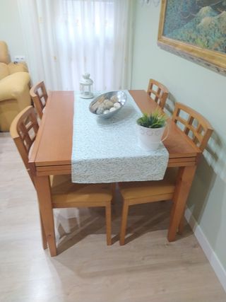Mesa comedor + 4 sillas