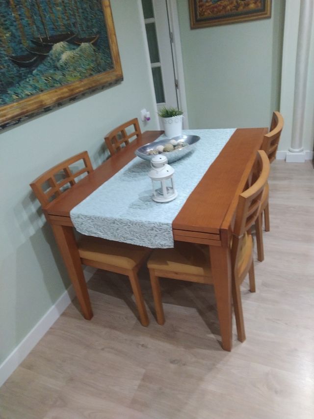 Mesa comedor + 4 sillas
