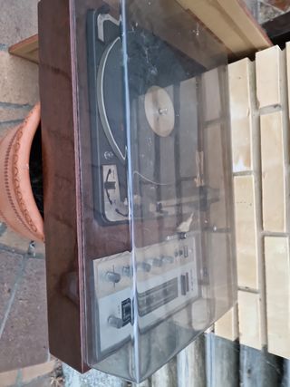 Tocadiscos Dual marrón vintage