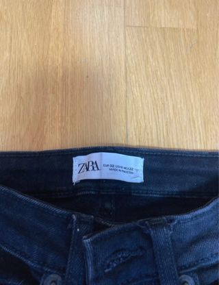Vaqueros campana Zara negros 