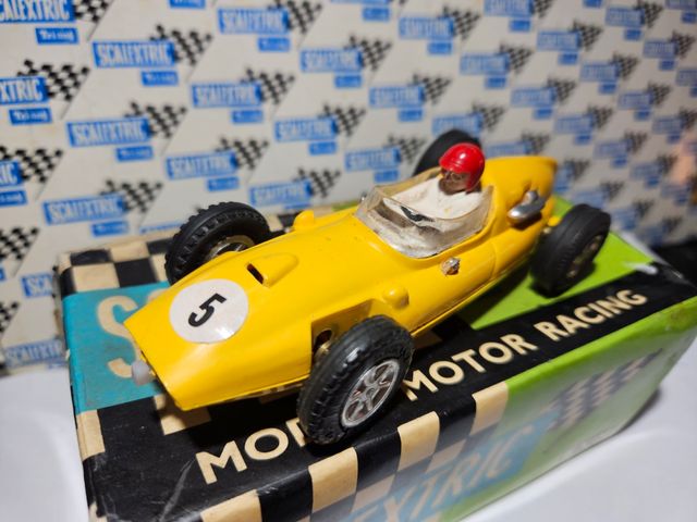 Scalextric Cooper Amarillo guía fija año 1965