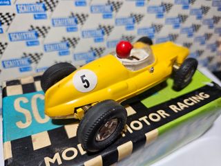 Scalextric Cooper Amarillo guía fija año 1965