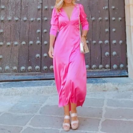 Vestido satinado rosa de Zara 