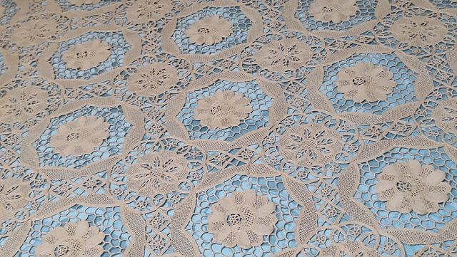 Copriletto pizzo Burano beige